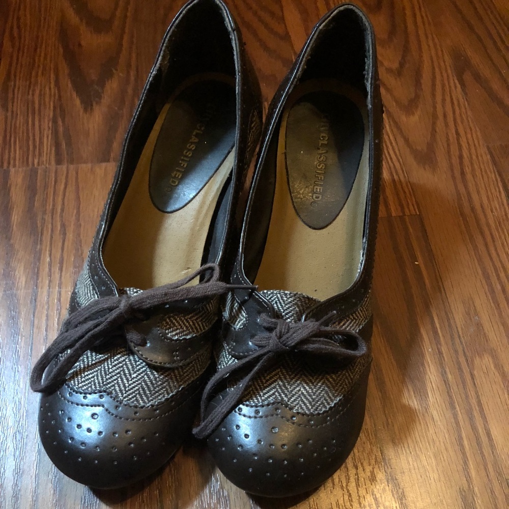 Brown vintage pumps